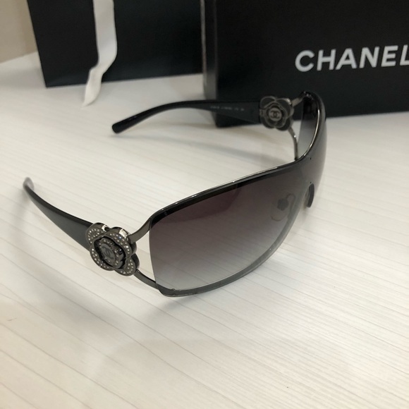 Chanel Camellia Sunglasses - Picture 2 of 8